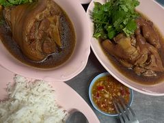 -Kha Mu Charoensang(Silom)