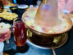 -果松木炭酸菜铜火锅·外婆参鸡汤