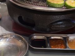 -围炉肉舍•炭烤活鳗•丹东海鲜烤肉(步行街店)