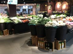 -中百仓储超市有限公司(越秀星汇维港店)