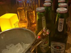 -FOUR PLAY BAR