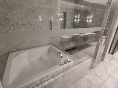 -上海虹桥西郊假日酒店