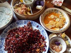 -黄桷树曹家私房菜(江与城店)