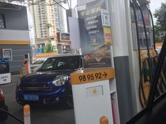 -冠德石油威程加油站