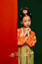 点击看大图 -亲亲宝贝艾尔莎亲子摄影会馆(中华路店)