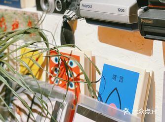 壹楼胶片工作室 |  我会在贰楼等你和八路汽车