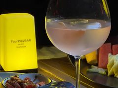 -FOUR PLAY BAR