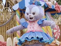 -小镇影院迪士尼小熊Duffy与他的朋友合影地