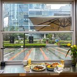 来青岛最爱的街景窗边brunch‼️雨天来好浪漫