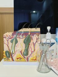 -靓芙泉专研痘痘肌