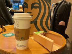 豆乳拿铁-星巴克(青岛火车北站候车大厅店)
