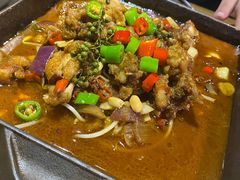 馋嘴牛蛙锅-蜜桃餐厅·伴山(绿宝广场店)