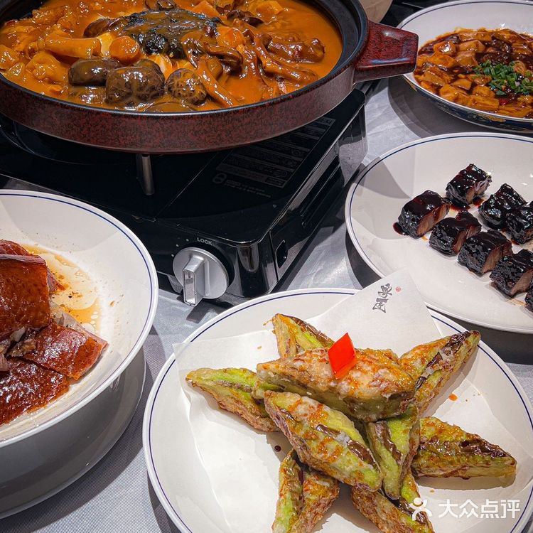 一道海鲜盛宴！🦪 店名：粤匠·私厨(横琴中央汇店)