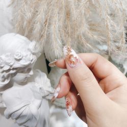 -花岐款式专研健康美甲沙龙