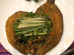 -香巴拉云南餐厅(华莱坞店)