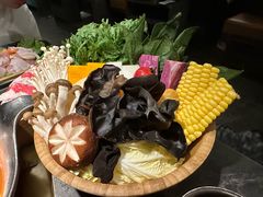 -湊湊火锅·茶憩(杭州湖滨银泰in77店)