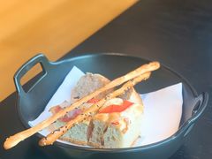 餐前面包-当米亚诺意大利餐厅(武汉光谷凯悦酒店)