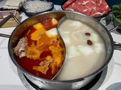 猪手鸳鸯锅-小街猪手(团结湖店)