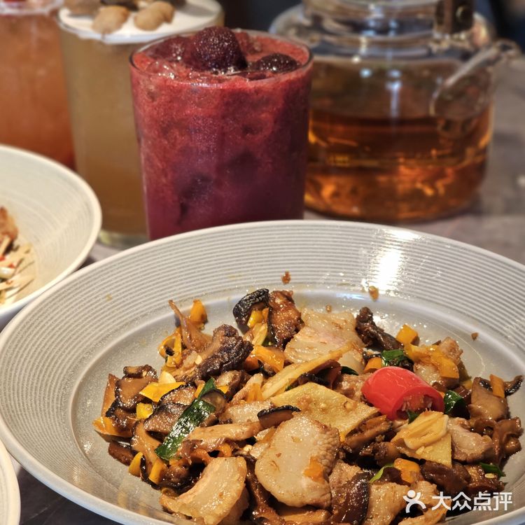 误入云南部落🌄，一口把山珍吃进肚里