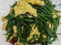 沙葱炒蛋-乡村馕坑肉·烧烤·新疆菜·本地人更爱吃(阿勒泰首店)