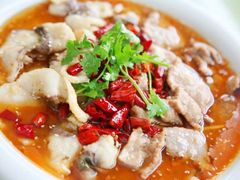 水煮鱼片-姐妹四更烤猪店