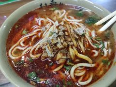 -亮亮面馆(经六路店)