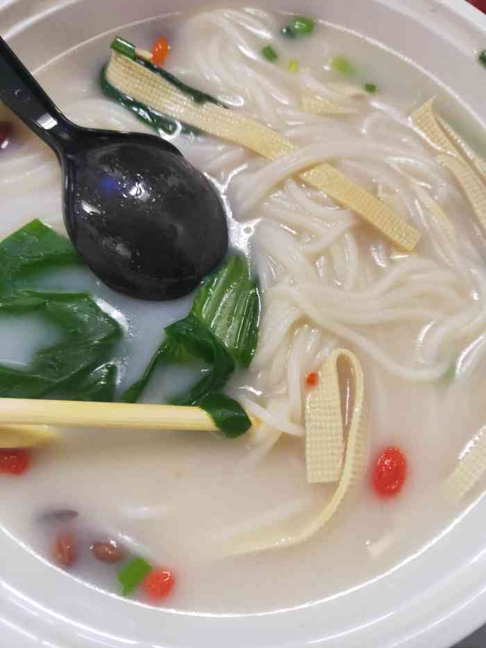 延波米线(横山北大街店)-"横山有几家延波米线店,主打米线,就有好多.