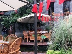 -墨居上隐·院子里火锅(峨眉店)