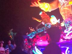 -小镇影院迪士尼小熊Duffy与他的朋友合影地