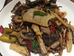 -十三式重庆江湖菜(金茂览秀城店)