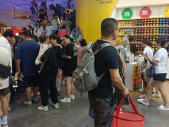-m豆巧克力世界(上海世茂广场店)