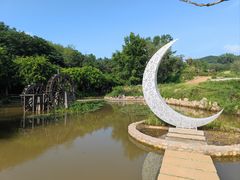 -雪山彩虹谷景区