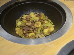 -咱屯子铁锅炖直营店(保利店)