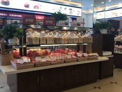 -红宝石·鲜奶小方·海派西点房(南丹店)
