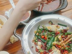 -洪平血旺椒麻鸡雅鱼饭店(熊猫大道店)