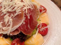 -SISTERS BAR RESTAURANT川意酒馆(嘉善老市H楼店)