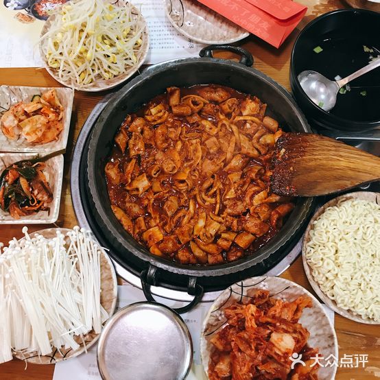 火辣辣肥肠店(百汇街店)