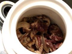 黑·秘酱壶渍牛肋-小肚皮饮食店