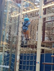 -PIPIKINGDOM皮皮王国欢乐号(欢乐海岸购物中心店)