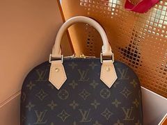 -小飞侠奢侈品回收 寄卖 养护(宝山宝龙广场店)