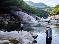 -燕子河大峡谷天坑仙境