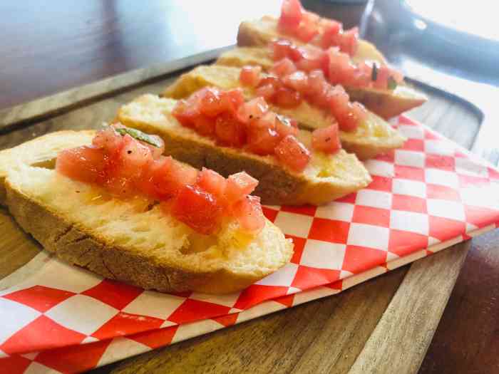 tobi德国餐厅-"一家小小的店面,不注意看还真没发现,接待.