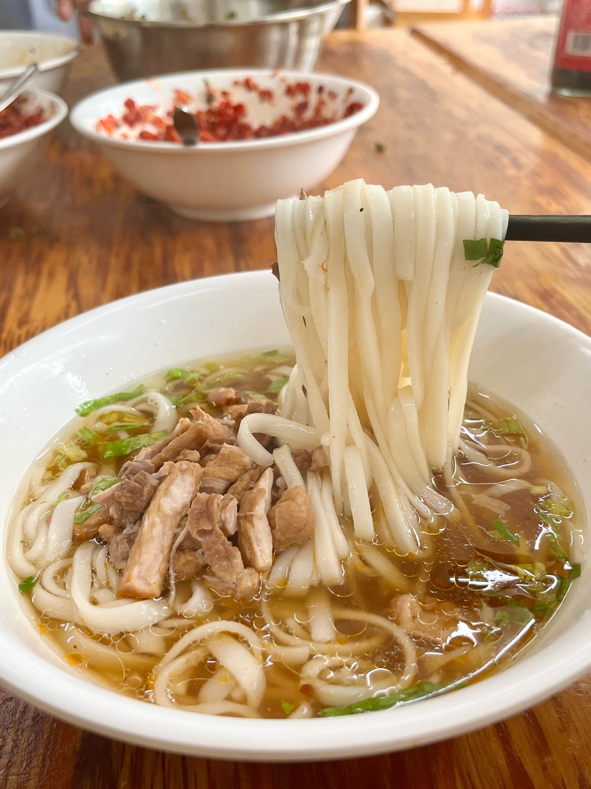 10块的绝味原汤肉丝粉,是十几年老店功力