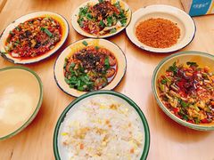 -拈签一笑黄牛肉辣卤串串