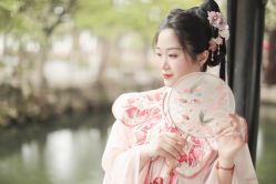 -一揽芳华汉服旗袍体验馆(拙政园店)