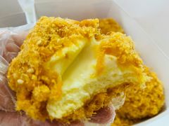 蟹黄肉松小贝-鲍师傅糕点(西站店)