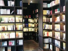 -钟书阁(松江泰晤士小镇店)