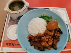 香菇云耳滑鸡饭-红荔村肠粉(燕南店)