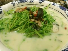 鱼汤煮豆苗-鼎盛蜀坊·重庆江湖菜(市桥地铁站店)