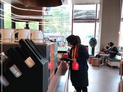 -星巴克臻选(上海虹桥新天地三店)